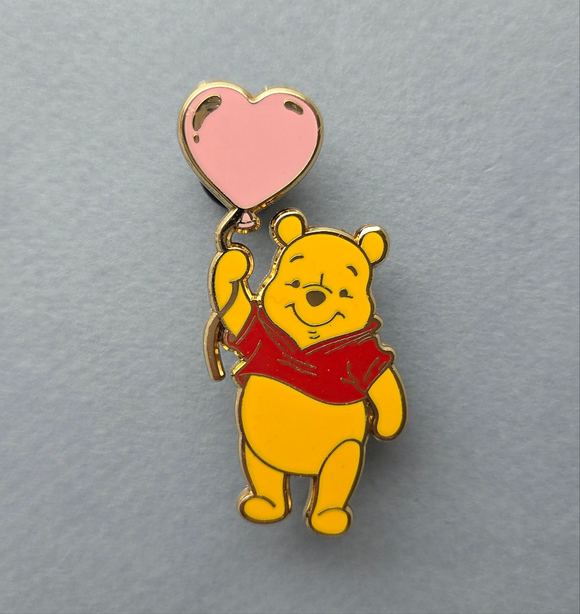 Wedding pin Yvette 🐻 and balloon 2 inch